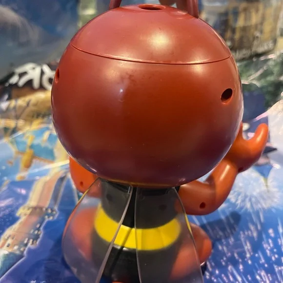 Walt Disney World Epcot Center Flower and Garden Bee Zipper - Picture 4 of 4